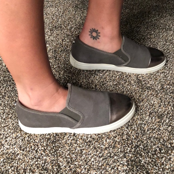 Steve Madden Slides - Picture 7 of 7